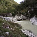 Bari Buzet
