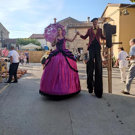 Bari * Buzet